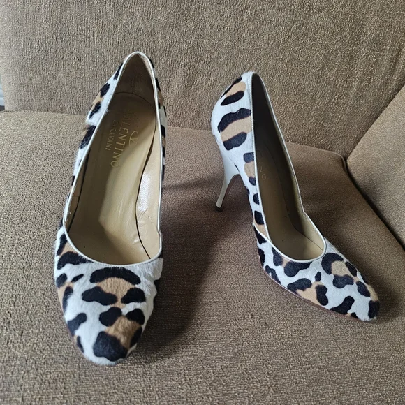 Valentino Garavani Leopard Print Heels Size 38